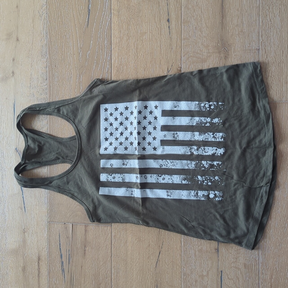 NWOT size small american flag tank